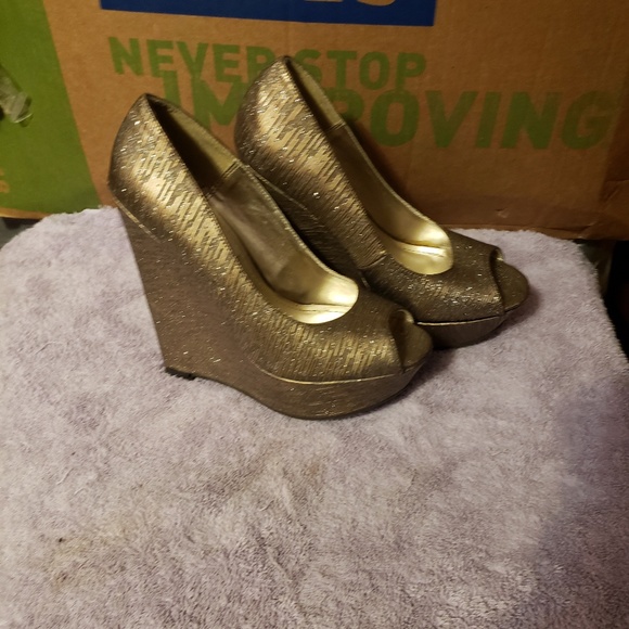 Sheos - Picture 2 of 3